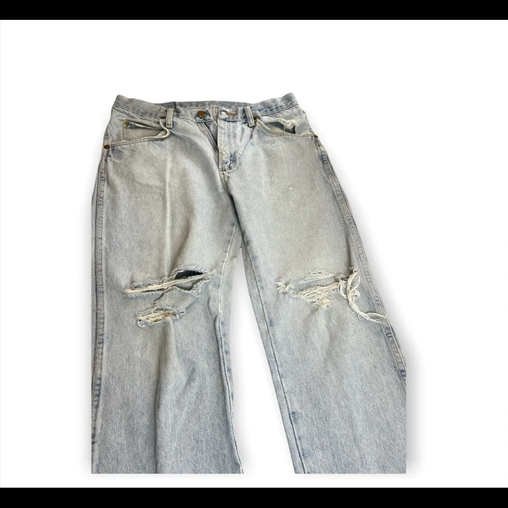 Wrangler distressed jean